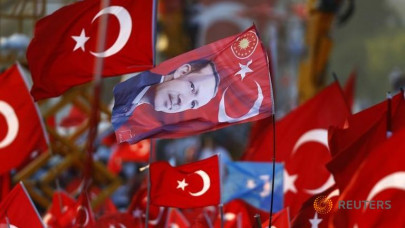 turkey suspends more than 12 000 police officers in coup probe