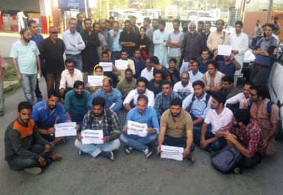 media ban in indian kashmir goes on record for the first time in recent history media ban in indian kashmir goes on record for the first time in recent history