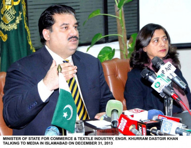 commerce minister stresses on trade liberalisation