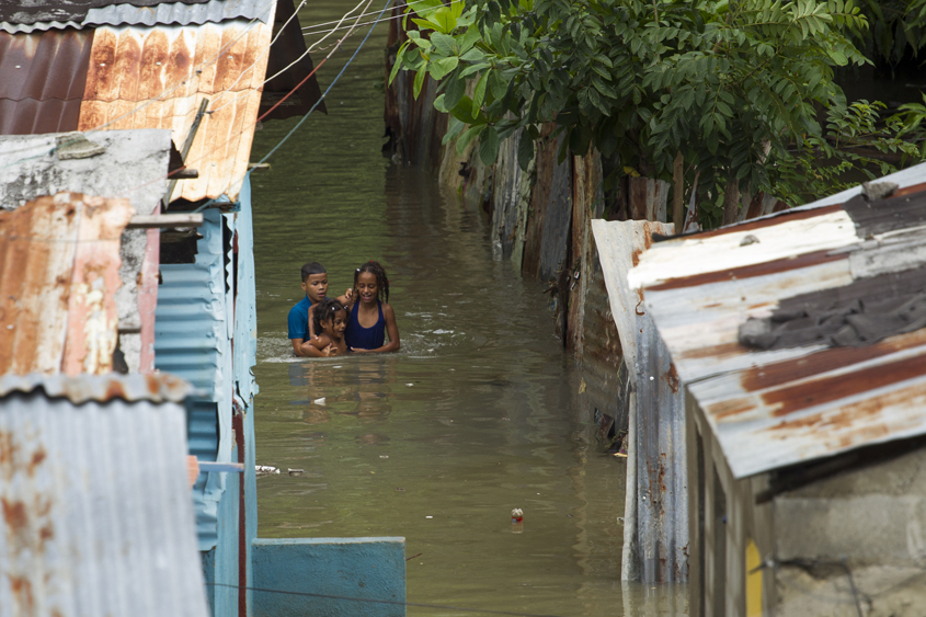 picture taken in the flooded neighbourhood of la puya in santo domingo on october 4 2016 photo afp