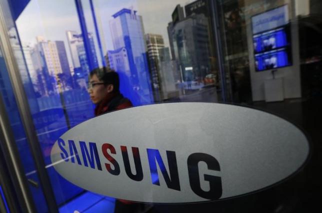 a man walks out of samsung electronics 039 headquarters in seoul january 6 2014 reuters kim hong ji