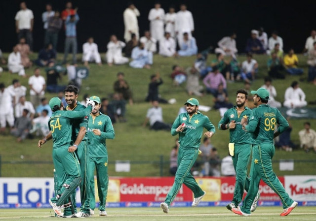 pakistan 039 s bowler sohail khan 2l celebrates with his teammates after bowling out west indies 039 evin lewis during the 3rd t20i cricket match between pakistan and the west indies at the sheikh zayed cricket stadium in abu dhabi on october 5 2016 photo afp pakistan 039 s bowler sohail khan 2l celebrates with his teammates after bowling out west indies 039 evin lewis during the 3rd t20i cricket match between pakistan and the west indies at the sheikh zayed cricket stadium in abu dhabi on october 5 2016 photo afp