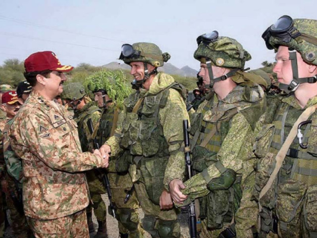 gen raheel sharif greets russian troops during his visit to the field area near attock photo app gen raheel sharif greets russian troops during his visit to the field area near attock photo app