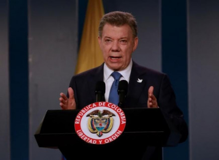 colombia 039 s president juan manuel santos talks during a news conference after a meeting with colombian former president photo reuters