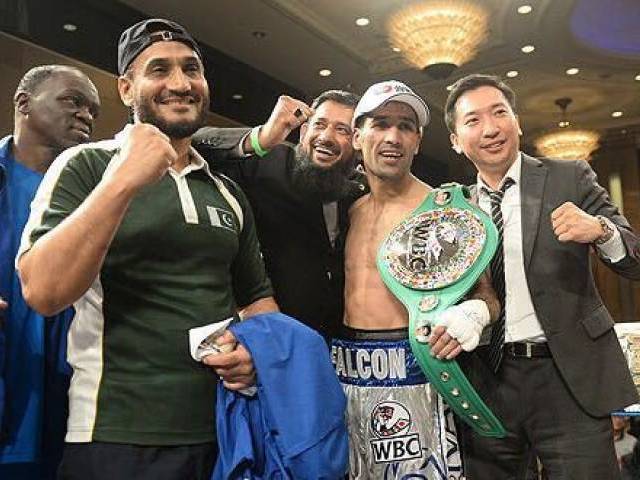 wbc silver flyweight champion to face magramo on november 27 photo courtesy andy kim