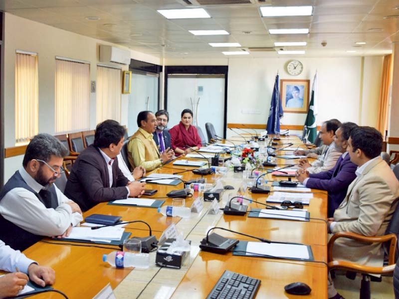 nab chief qamar zaman cahudhry meets with a delegation of ndf photo pr