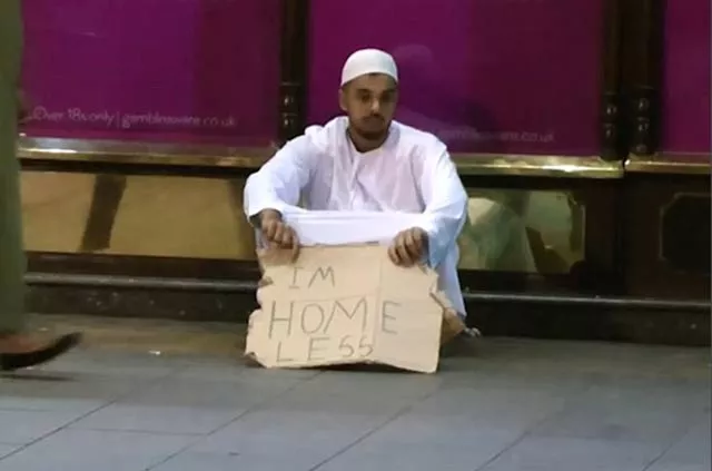 saleemi films himself sitting in london 039 s leicester square with a cardboard sign that read 039 i 039 m homeless 039 youtube screengrab saleemi films himself sitting in london 039 s leicester square with a cardboard sign that read 039 i 039 m homeless 039 youtube screengrab