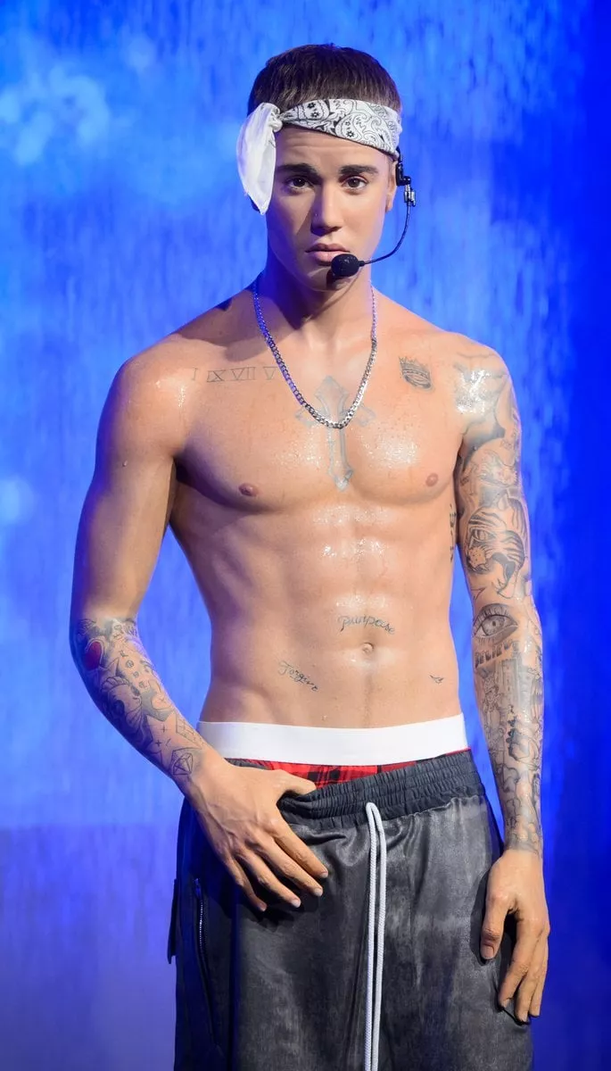 london 039 s madame tussauds unveiled figure which features bieber shirtless with sweat glistening on his tattooed torso photo twitter madametussauds london 039 s madame tussauds unveiled figure which features bieber shirtless with sweat glistening on his tattooed torso photo twitter madametussauds