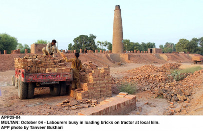 alleged extortion brick kiln workers protest against police alleged extortion brick kiln workers protest against police