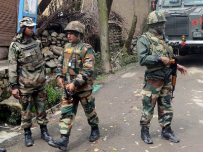 indian forces fail to clear compound in iok