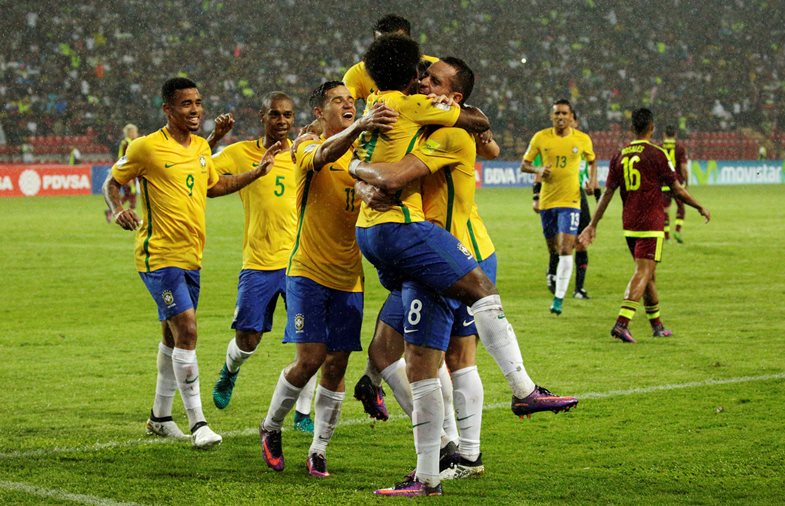 brazil 039 s willian c celebrates with team mates after scoring against venezuela on october 11 2016 photo reuters