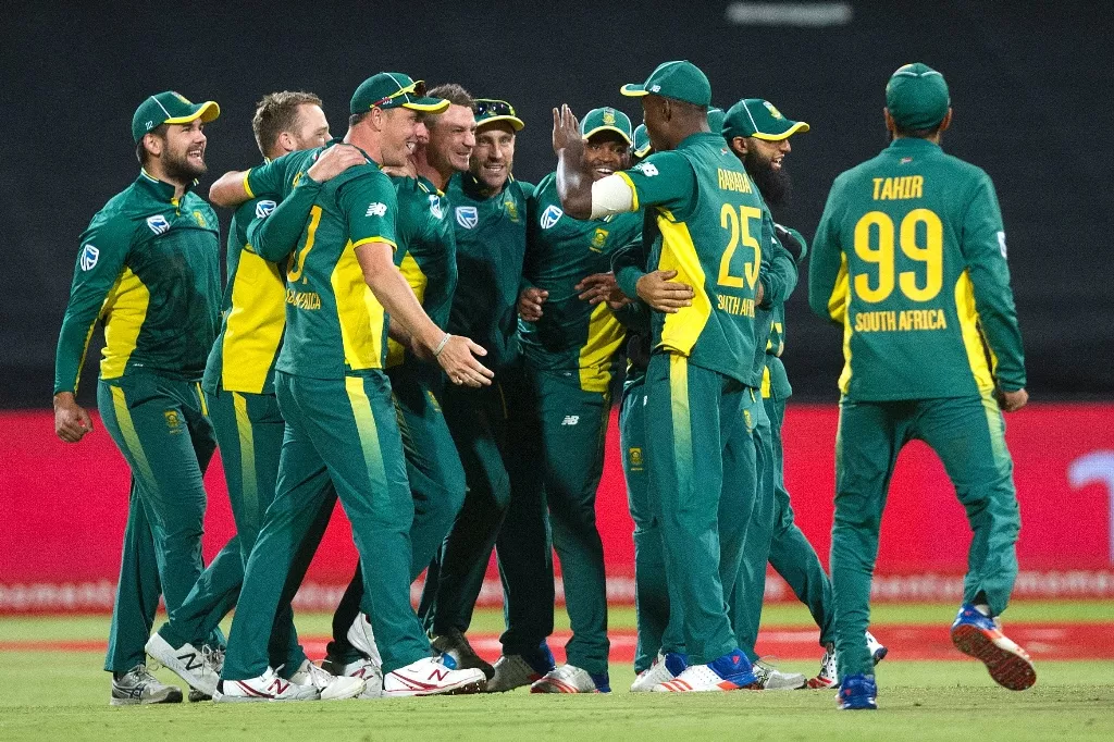 south africa players celebrate their victory in the fifth odi on october 12 2016 in cape town photo afp south africa players celebrate their victory in the fifth odi on october 12 2016 in cape town photo afp