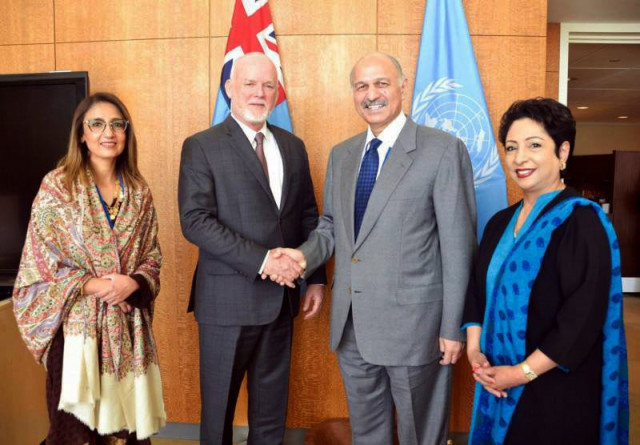 pakistan special evoys present dossiers to unga about hr violations in occupied kashmir photo radio pakistan pakistan special evoys present dossiers to unga about hr violations in occupied kashmir photo radio pakistan