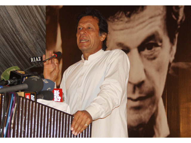 chairman pakistan tehreek e insaf pti imran khan addressing pti 039 s professional forum in lahore on october 15 2016 photo tariq hassan express