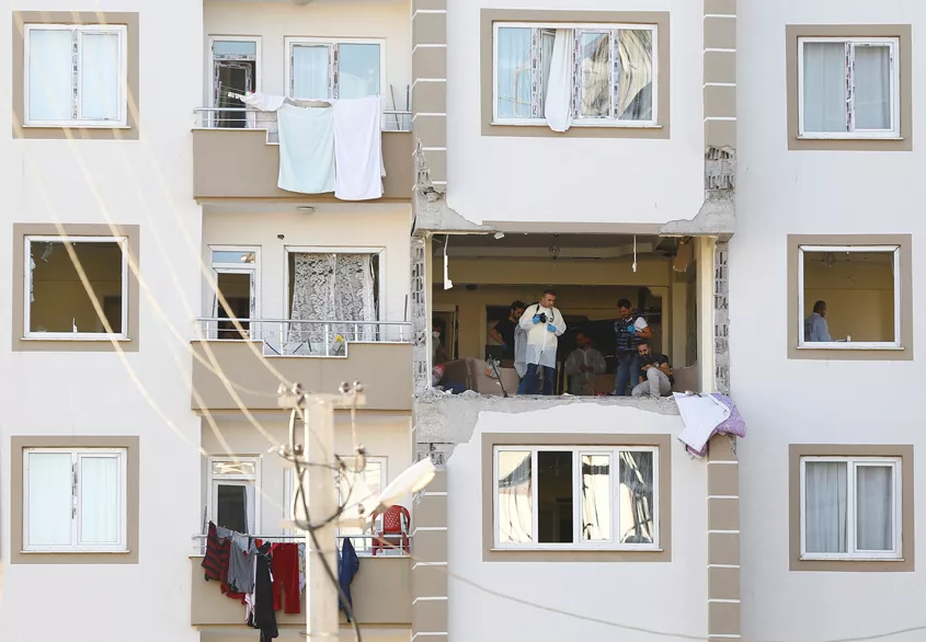 police forensic experts examine a blast site in the southeastern city of gaziantep turkey october 16 2016 photo reuters police forensic experts examine a blast site in the southeastern city of gaziantep turkey october 16 2016 photo reuters
