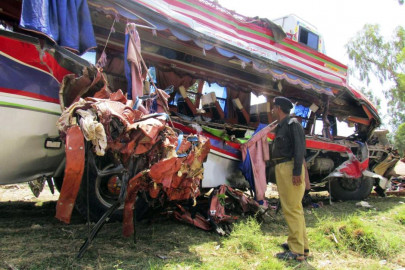 at least 30 killed as two buses collide in rahim yar khan