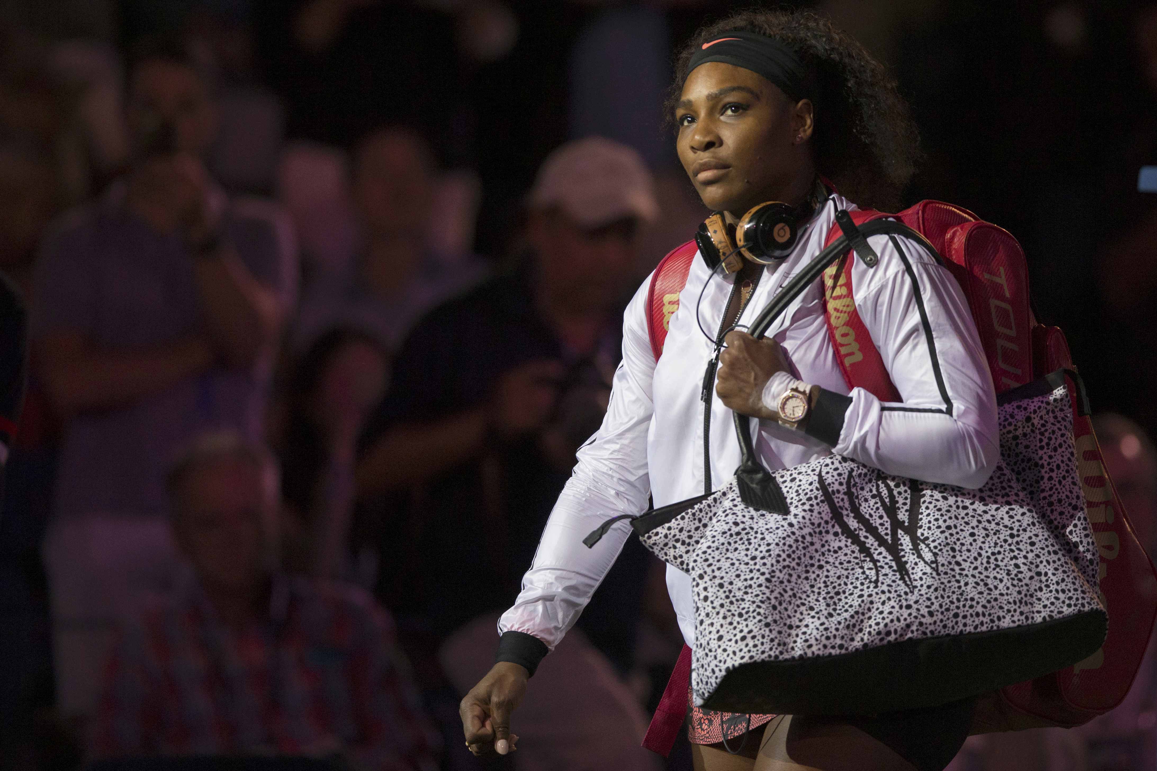 serena says she s still working to recover from the shoulder troubles that hindered her in 2016 photo reuters