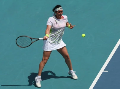 jabeur and sakkari crash out in miami