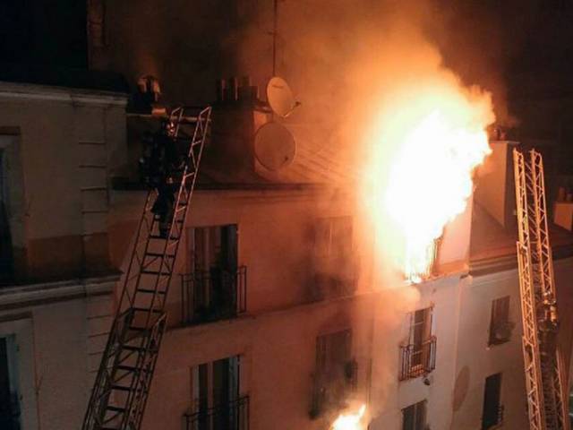 fire safety five houses burnt to ashes in muzaffarabad