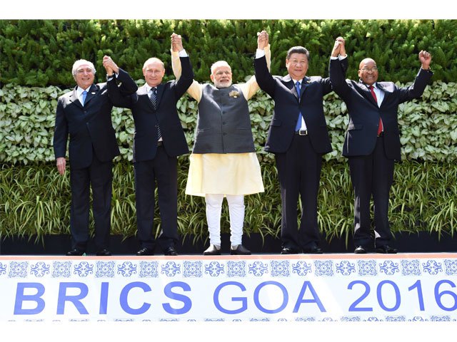 l r brazilian president michel temer russian president vladimir putin indian prime minister narendra modi chinese president xi jinping and south african president jacob zuma pose for a group photo during the brics summit in goa on october 16 2016 photo afp