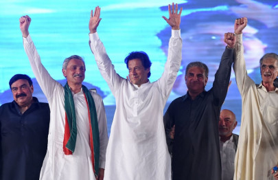 dharna politics imran turns focus on punjab to make sit in a success dharna politics imran turns focus on punjab to make sit in a success