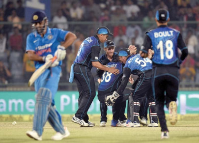 india stunned new zealand hold nerve in narrow win