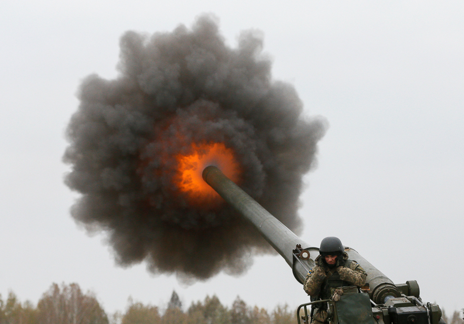 a ukrainian serviceman fires a 2s7 pion self propelled gun during military exercises near the village of divychky in kiev region ukraine photo reuters