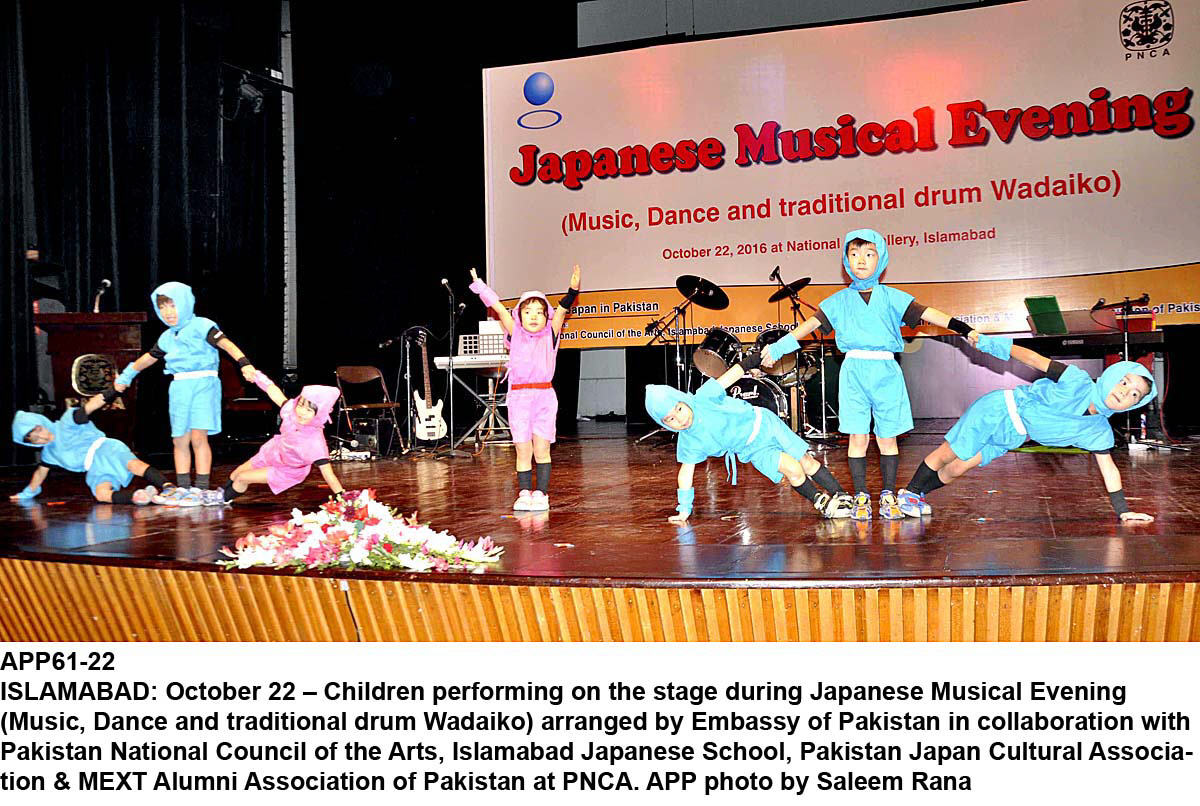 later children from islamabad japanese school aged between seven and 15 years performed a lively traditional dance to the rhythm of the wadaiko photo app