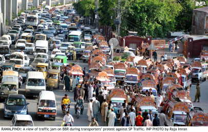 work on islamabad expressway traffic jams continue to irk islooites work on islamabad expressway traffic jams continue to irk islooites