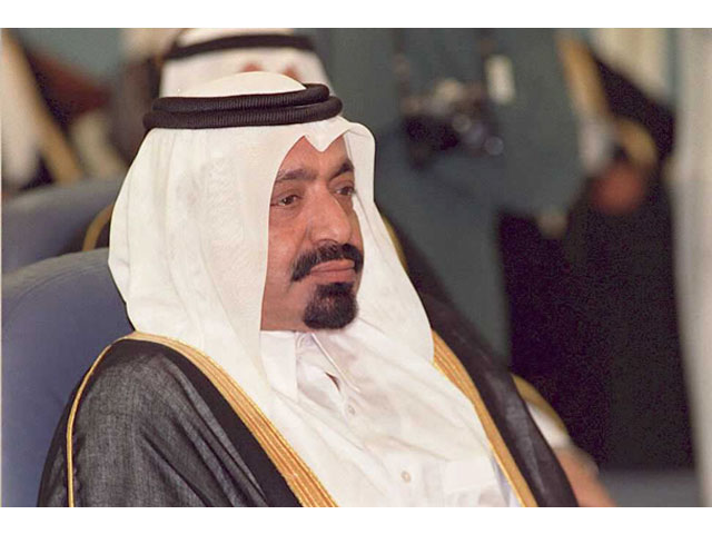 this file photo taken on december 19 1988 shows the emir of qatar khalifa bin hamad al thani during his visit to germany photo afp