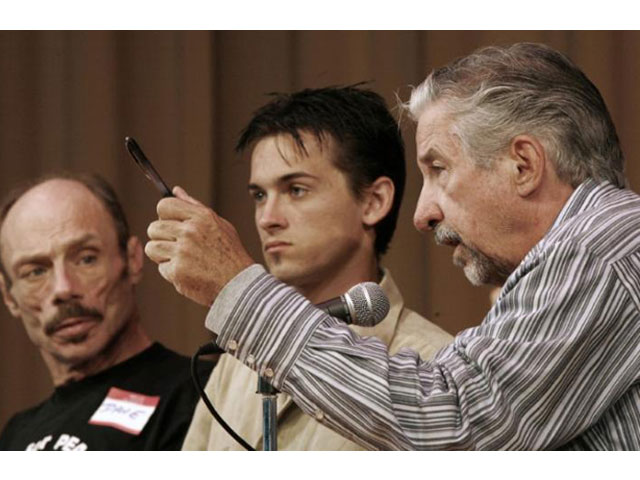 american peace activist tom hayden r takes part in a reunion of vietnam war draft dodgers and deserters being held in castlegar british columbia in this file photo dated july 7 2006 photo reuters