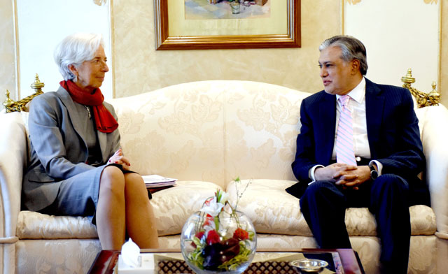 finance minister ishaq dar in a meeting with imf managing director christine lagarde in islamabad on monday october 25 2016 photo pid