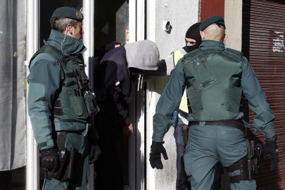 spanish police arrest two moroccans accused of supporting islamic state spanish police arrest two moroccans accused of supporting islamic state