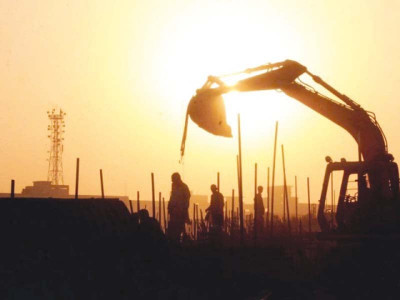 builders threaten to stop work indefinitely