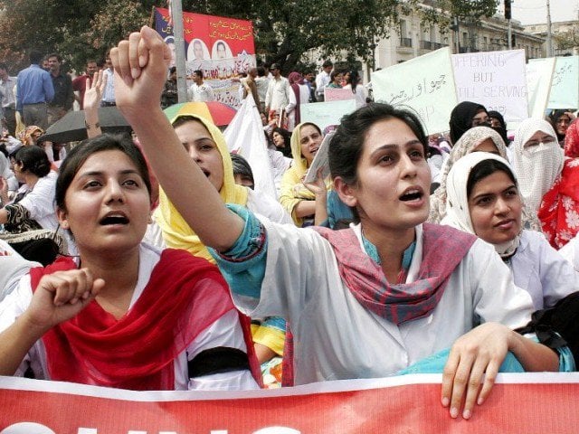 Photo of Pakistan rated 'second-worst' country on gender parity index