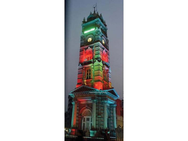 gulab khan who belonged to the family that built taj mahal in agra installed red sand stone in the structure gulab khan who belonged to the family that built taj mahal in agra installed red sand stone in the structure