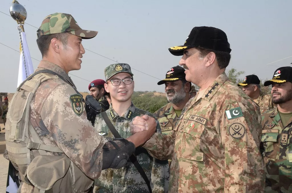 gen raheel sharif shakes hands with a chinese army soldier at the national counter terrorism training centre nctc pabbi on october 27 2016 photo ispr gen raheel sharif shakes hands with a chinese army soldier at the national counter terrorism training centre nctc pabbi on october 27 2016 photo ispr
