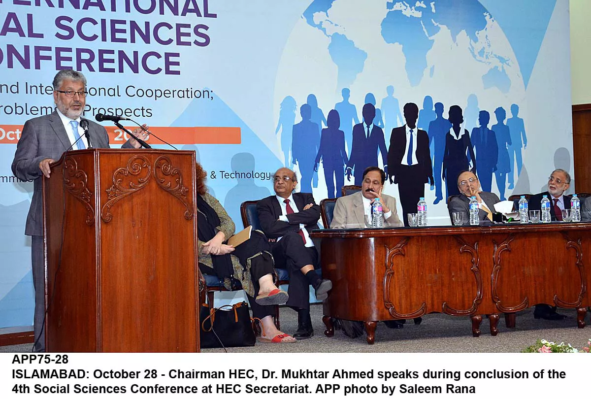 the panellists emphasised on teaching critical thinking and research methodology in universities photo app the panellists emphasised on teaching critical thinking and research methodology in universities photo app
