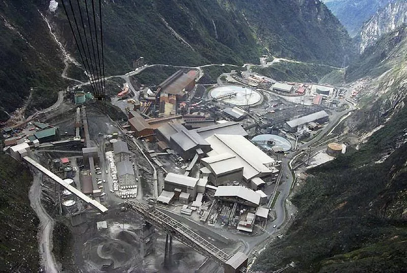 an aerial view of a giant mine run by us firm freeport mcmoran cooper amp gold inc at the grassberg mining operation in indonesia 039 s papua province photo reuters an aerial view of a giant mine run by us firm freeport mcmoran cooper amp gold inc at the grassberg mining operation in indonesia 039 s papua province photo reuters
