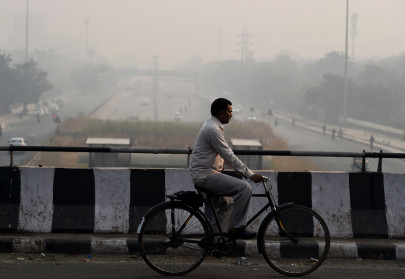 delhi chokes on toxic smog after diwali festival