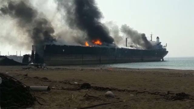 gas cylinder explosion caused a huge fire in the ship says balochistan home secretary photo express