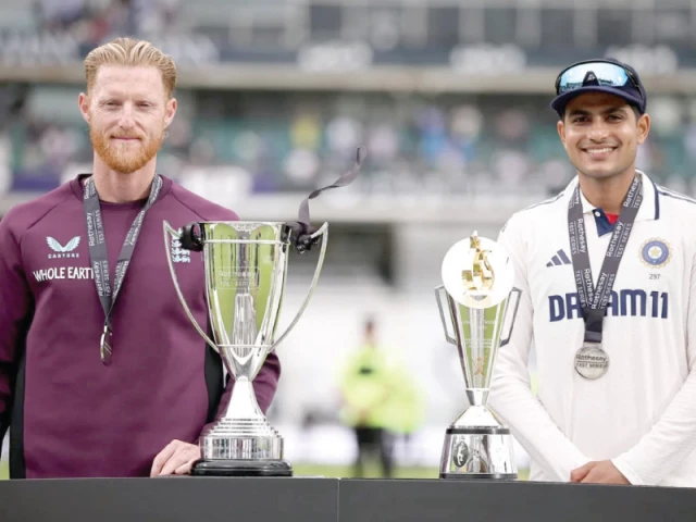ben stokes and shubman gill pose with the rothesay and anderson tendulkar trophies photo afp