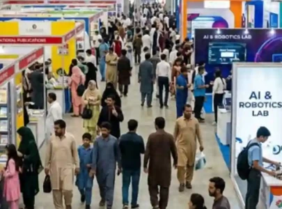 karachi fair attracts record crowds