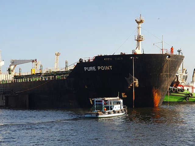 Smugglers win as PSO pays premium for diesel imports