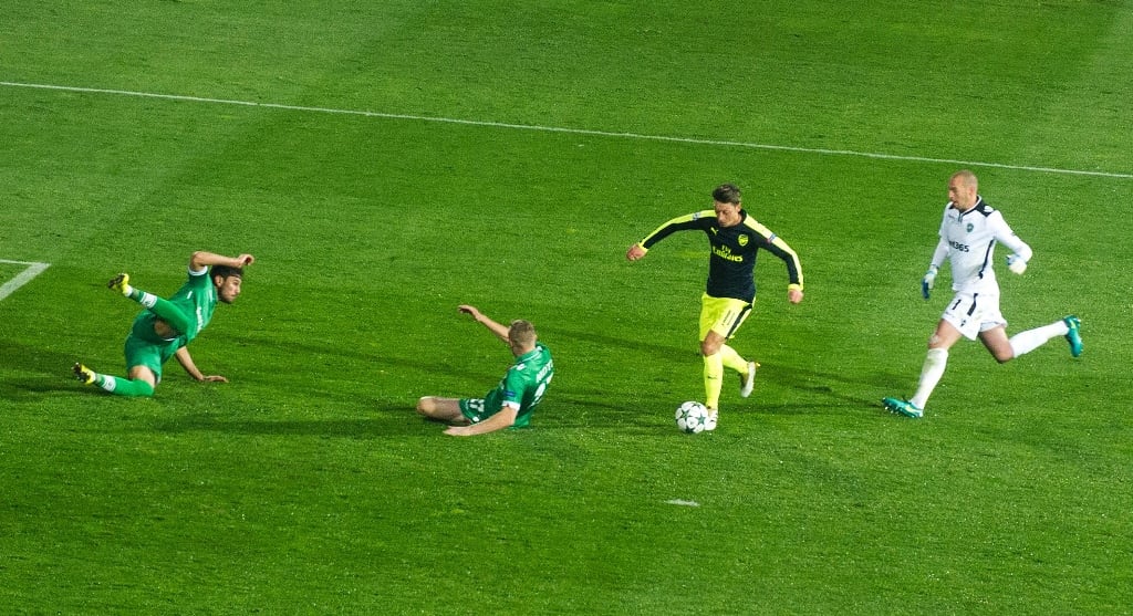 mesut ozil r at the vassil levski stadium in sofia on november 1 2016 photo afp