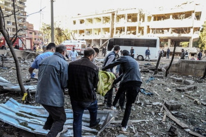 8 killed over a 100 injured in car bomb after turkey arrests kurdish party leaders 8 killed over a 100 injured in car bomb after turkey arrests kurdish party leaders