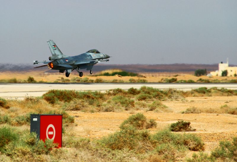 an f 16 fighting falcon from the royal jordanian air force takes off during an exercise at an air base in northern jordan on may 12 2014 photo afp