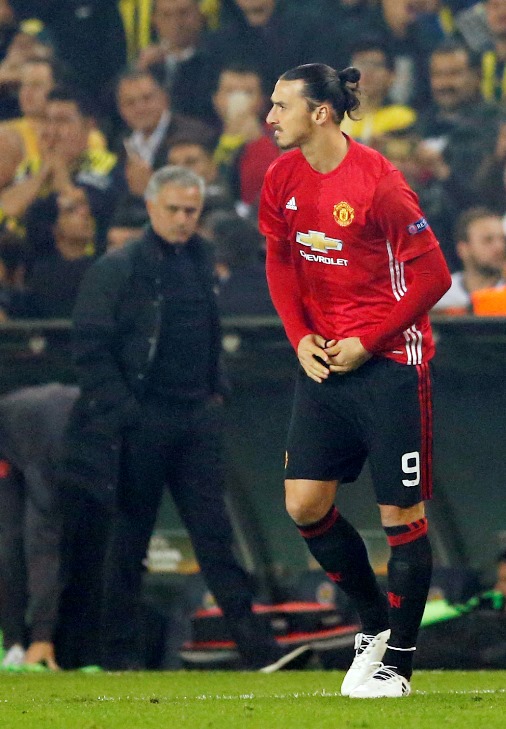 manchester united 039 s zlatan ibrahimovic comes on as manager jose mourinho looks on in europa league match against fenerbahce on november 3 2016 photo reuters