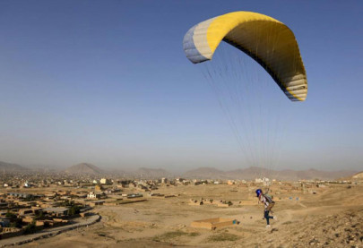 japanese man dies in india paragliding accident