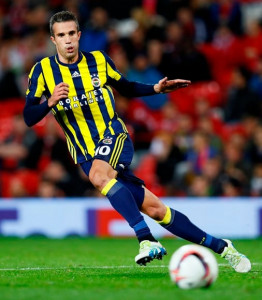 van persie suffers eye injury van persie suffers eye injury